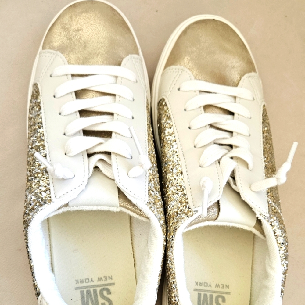 Womens SM New York Satine Gold Satin Lace Up, Low Top Sneakers. Size 8.5.